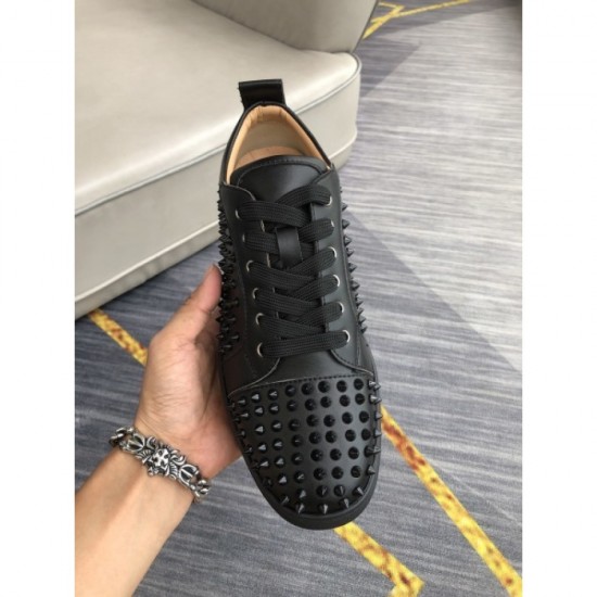 CHRISTIAN LOUBOUTIN Christian Louboutin 2022AW casual shoes sold out in Japan