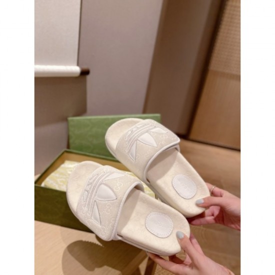 Slippers that are indispensable for coordination in spring and summer 2022SS GUCCI Gucci