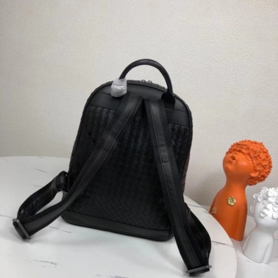 2022SS Men's backpacks continue to grow in popularity! BOTTEGA VENETA