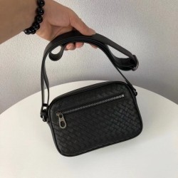 2022SS Men's Shoulder Bag Keep an eye on BOTTEGA VENETA