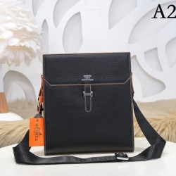 2022SS Men's Shoulder Bag HERMES Hermes to enjoy this summer