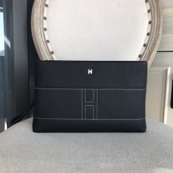 2022SS Men's Clutch Bag The perfect color for early spring HERMES