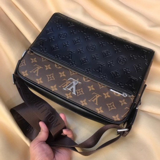 2022SS Men's Shoulder Bag One piece of great success in summer LOUIS VUITTON Louis Vuitton