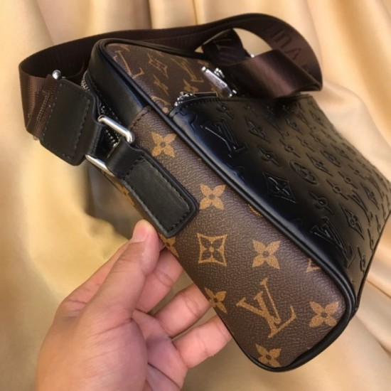 2022SS Men's Shoulder Bag One piece of great success in summer LOUIS VUITTON Louis Vuitton