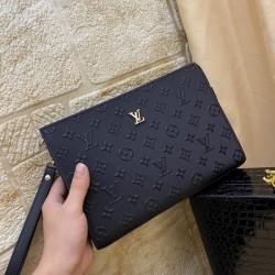 2022SS Men's Clutch Bag Hard-to-find item LOUIS VUITTON Louis Vuitton