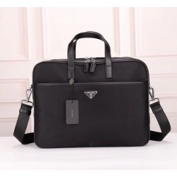 2022SS Men's Briefcase PRADA Prada, a popular brand that is deeply rooted in Japan