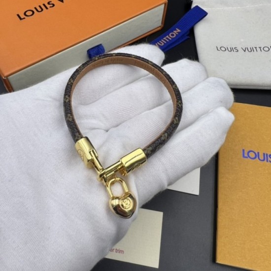 LOUIS VUITTON Louis Vuitton 2022SS bracelet Both are popular