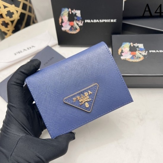 2022 brand new gift you should give Bi-fold wallet PRADA Prada