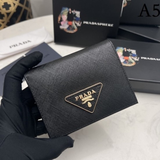 2022 brand new gift you should give Bi-fold wallet PRADA Prada