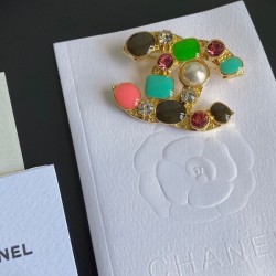 CHANEL 2022 Spring / Summer popular trend item brooch