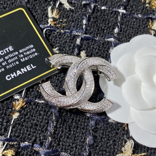 CHANEL 2022 summer recommended fashion item brooch