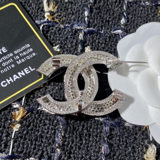 CHANEL 2022 summer recommended fashion item brooch