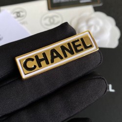 CHANEL 2022 latest fashion brooch