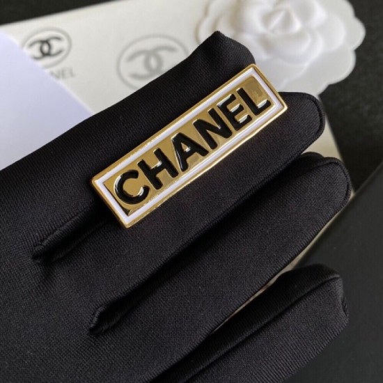 CHANEL 2022 latest fashion brooch