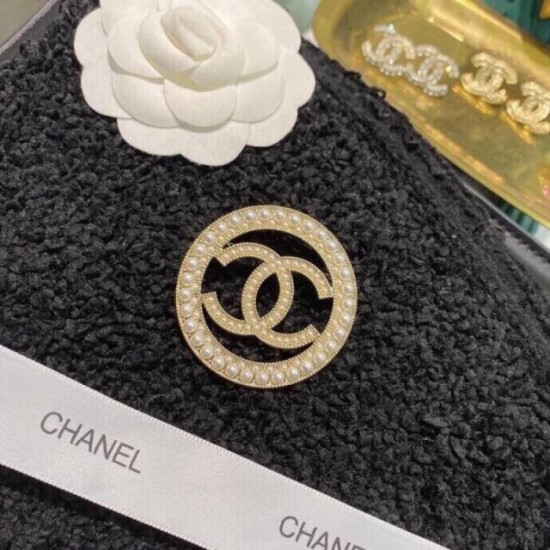 CHANEL 2022 Spring / Summer continues to be a popular sale brooch