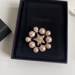 CHANEL 2022 fashionable beauty brooch