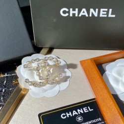 CHANEL 2022 Check out the spring and summer trends Brooch