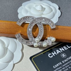 CHANEL 2022 SS trend protagonist brooch