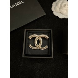 CHANEL 2022 A brooch that can be worn comfortably in the summer