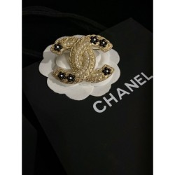 CHANEL 2022SS Collection Announces Brooch