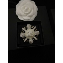 CHANEL 2022SS Collection Featured Brand Brooch