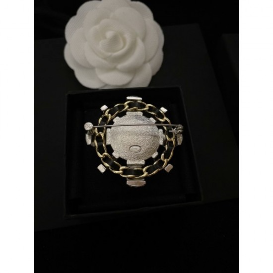 CHANEL 2022SS Collection Featured Brand Brooch