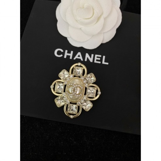 CHANEL Spring / Summer 22 items cheap brooches