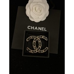 CHANEL 2022 Spring / Summer fashionable brooch