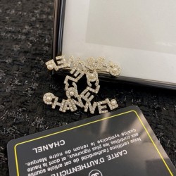 CHANEL 2022 Spring / Summer Trend Brooch