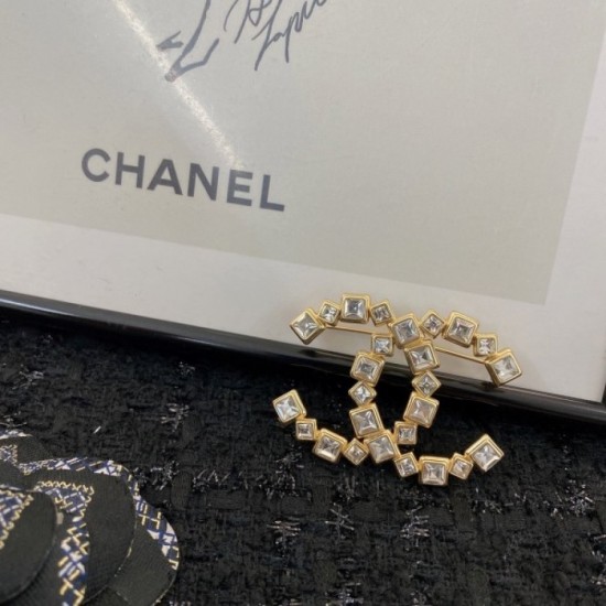 CHANEL 2022SS Trend Check Brooch