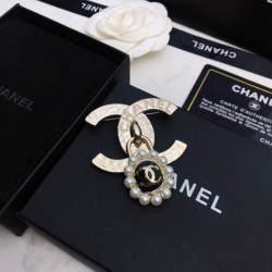 CHANEL 2022 SPRING / SUMMER brooch