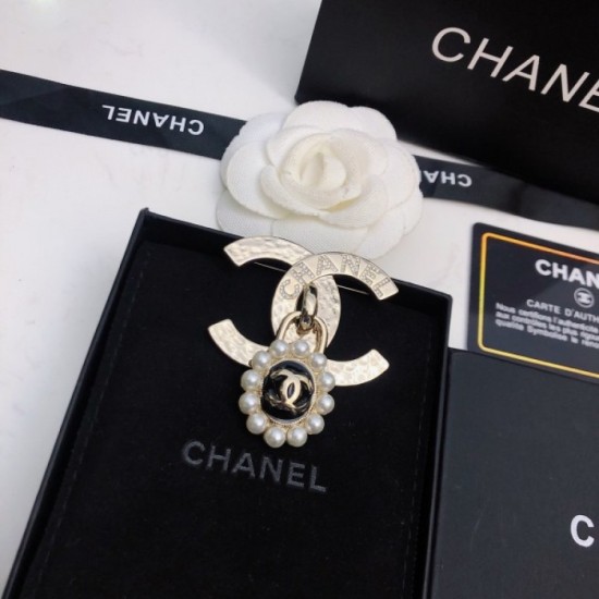 CHANEL 2022 SPRING / SUMMER brooch