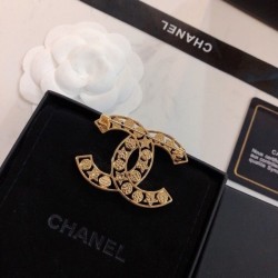 CHANEL 2022 is definitely recommended brooch