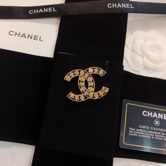 CHANEL 2022 is definitely recommended brooch