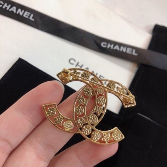 CHANEL 2022 is definitely recommended brooch