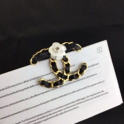 CHANEL 2022 SS trend new appearance brooch