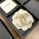 CHANEL 2022 More and more popular brooches