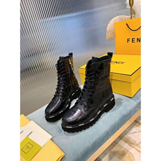 2022AW Boots FENDI Fendi that will be active in this fall / winter coordination