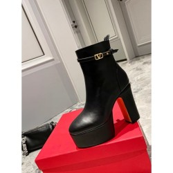 2022AW Boots Easy to wear color VALENTINO Valentino