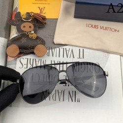 Sunglasses multicolor selectable 2022SS LOUIS VUITTON with charm