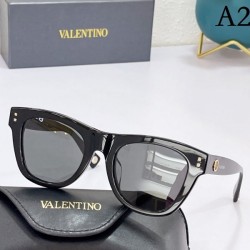 VALENTINO Sunglasses Multicolor selectable Year-end and New Year sale