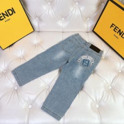 2023FW Autumn new item that is sure to be a hit this season FENDI jeans