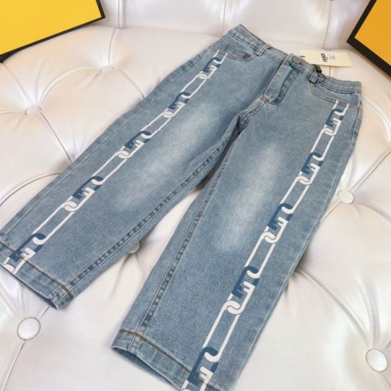 2023FW Autumn new item that is sure to be a hit this season FENDI jeans