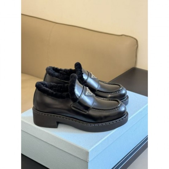 PRADA Brand not yet landed in Japan 2023FW Casual shoes