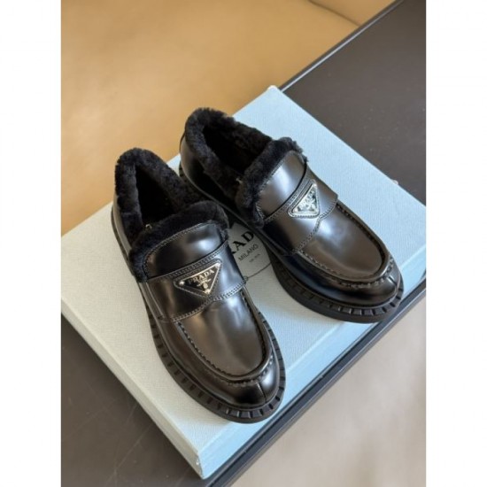 PRADA Brand not yet landed in Japan 2023FW Casual shoes