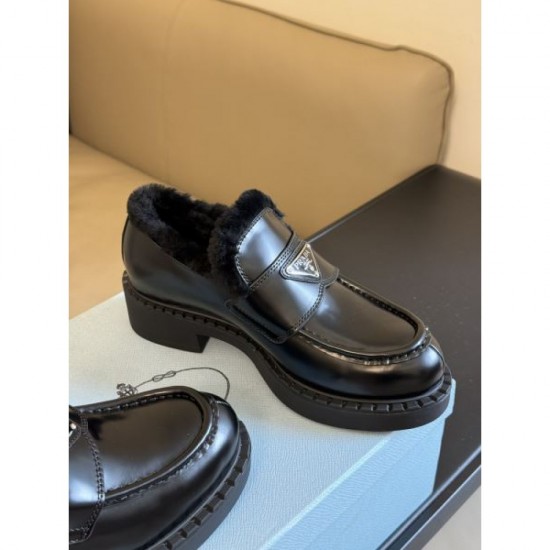 PRADA Brand not yet landed in Japan 2023FW Casual shoes