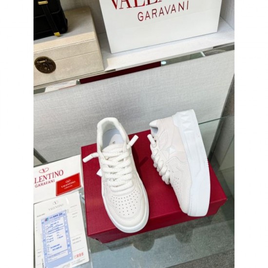 Popular overseas casual shoes 2023FW VALENTINO