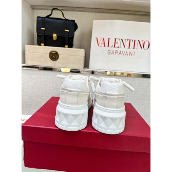 Popular overseas casual shoes 2023FW VALENTINO