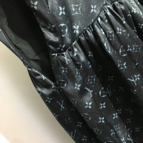 LOUIS VUITTON Louis Vuitton seasonal style 2023SS dress