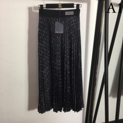 LOUIS VUITTON Louis Vuitton spring summer big success 2023SS pleated skirt